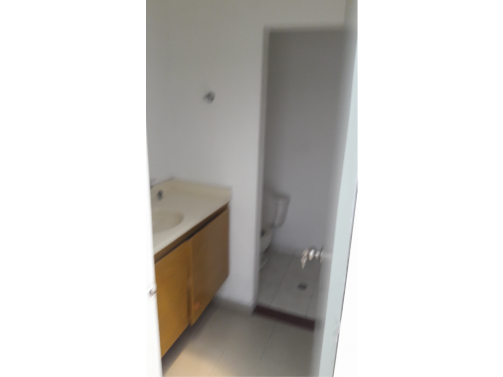 VENDO CASA COMERCIAL PARA OFICINAS O EPS EN VERSALLES CS 7211742 — foto 4