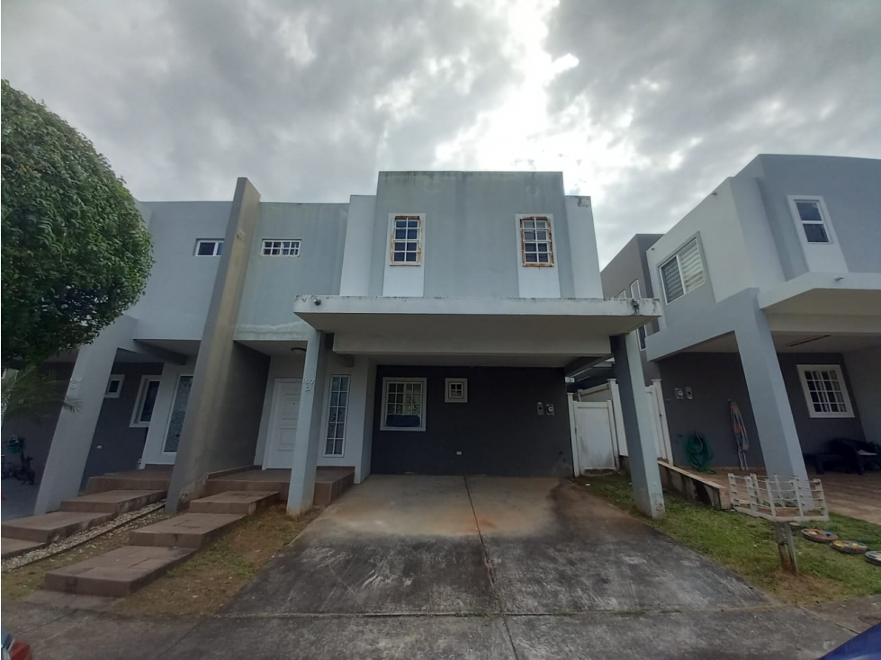 CASA A LA VENTA EN PH VICTORIA . BRISAS DEL GOLF NORTE