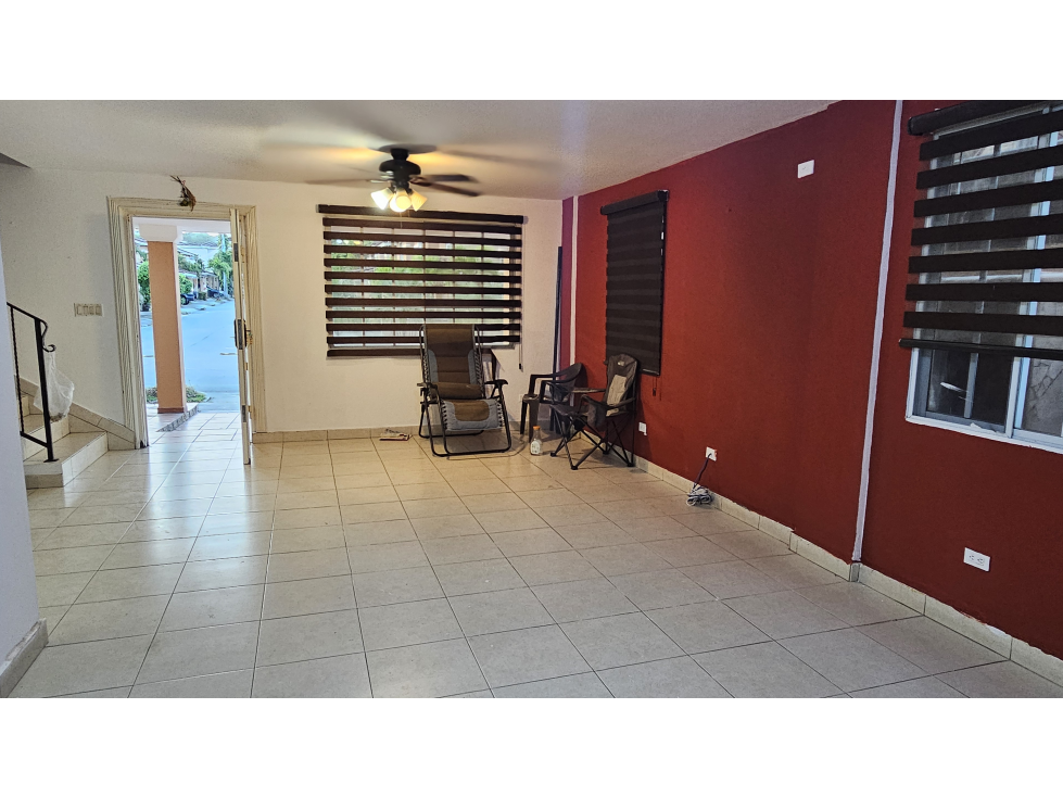 Venta de Hermosa Casa en Dorado Lakes Condado Del Rey — foto 2