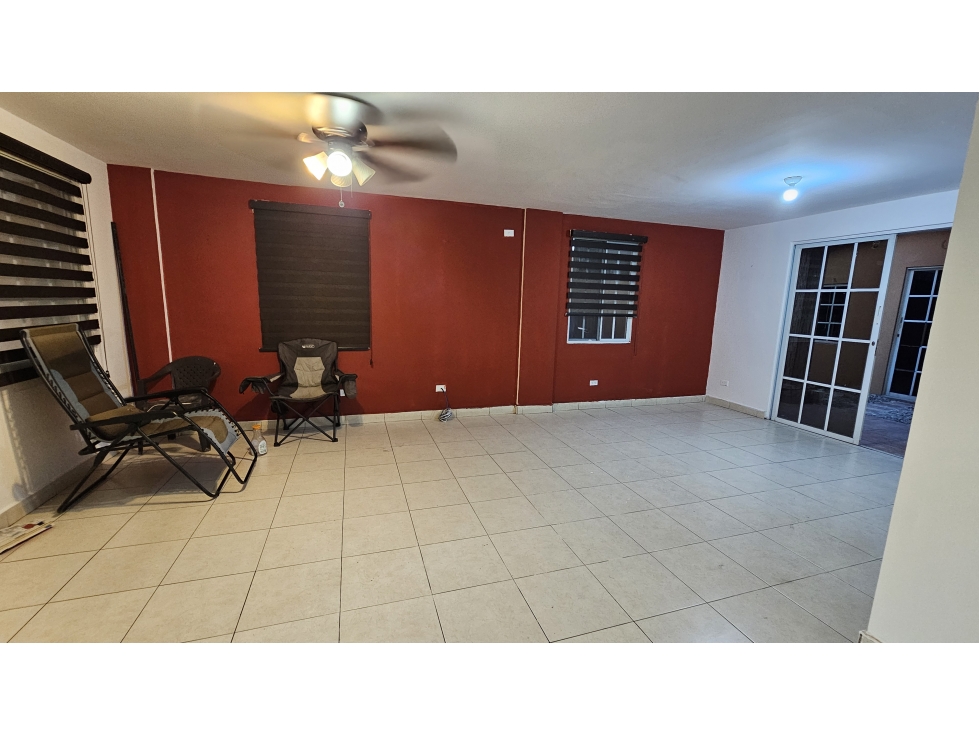 Venta de Hermosa Casa en Dorado Lakes Condado Del Rey — foto 3