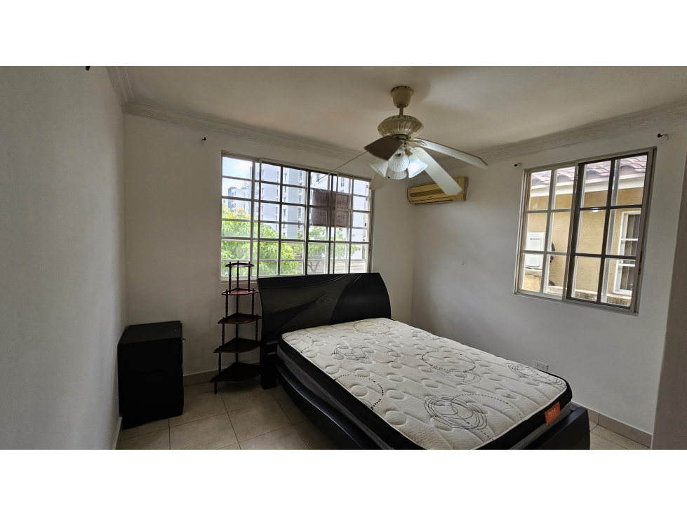 Se Alquila Casa Duplex Amoblada en Dorado Lakes Condado Del Rey - 4