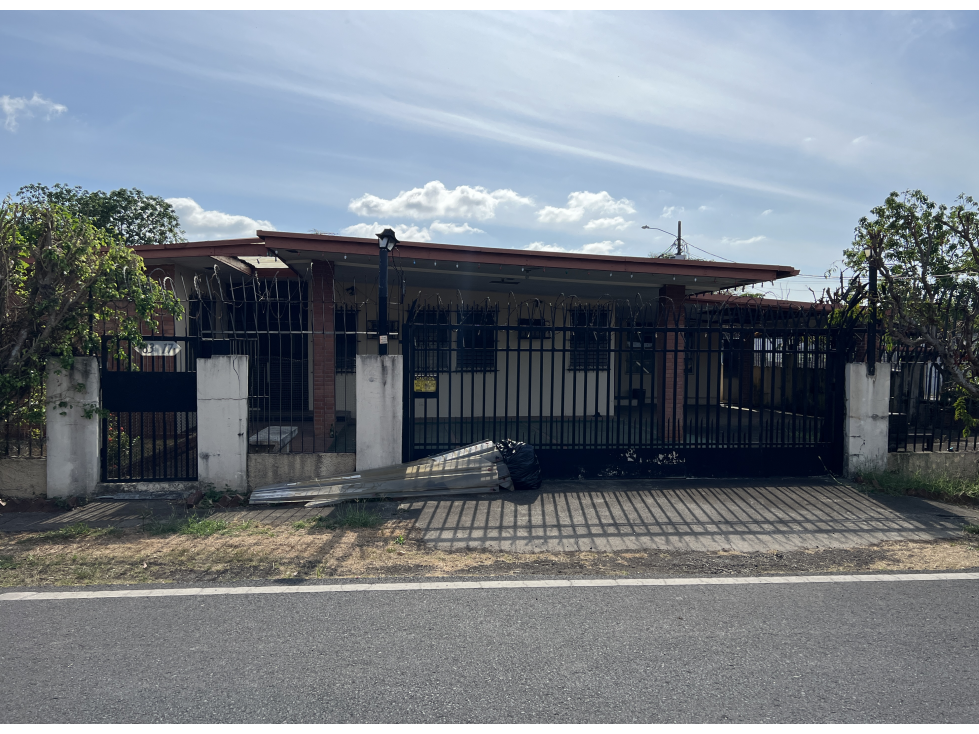 SE VENDE CASA (CIUDAD RADIAL) - 2