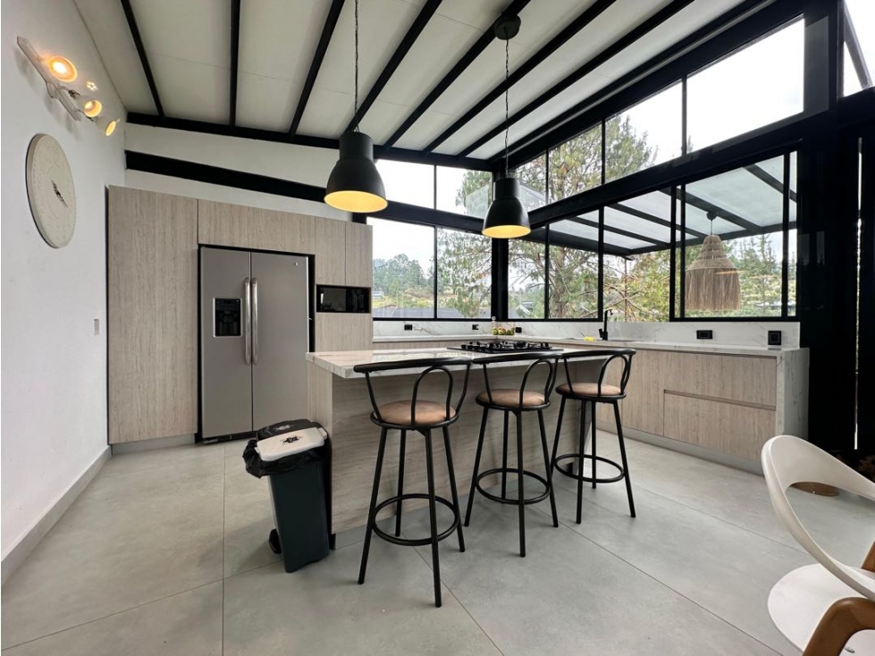 Espectacular casa en El Escobero parte alta. — foto 4
