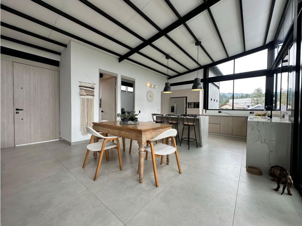 Espectacular casa en El Escobero parte alta. — foto 6