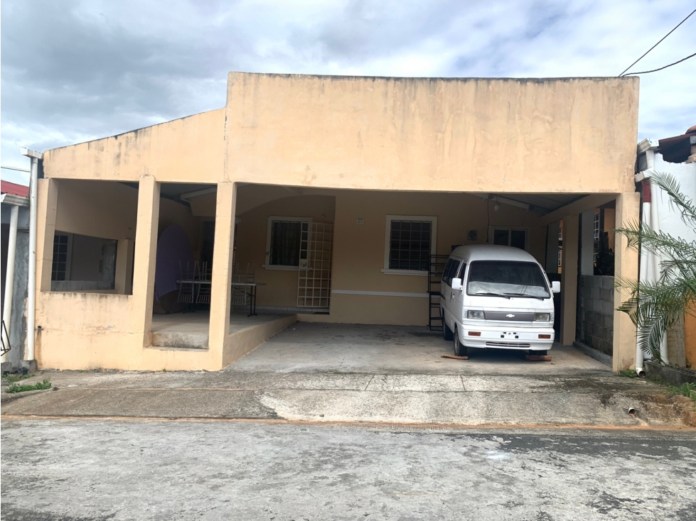 SE VENDE VIVIENDA RESIDENCIAL URB. VALLE DORADO LA CHORRERA