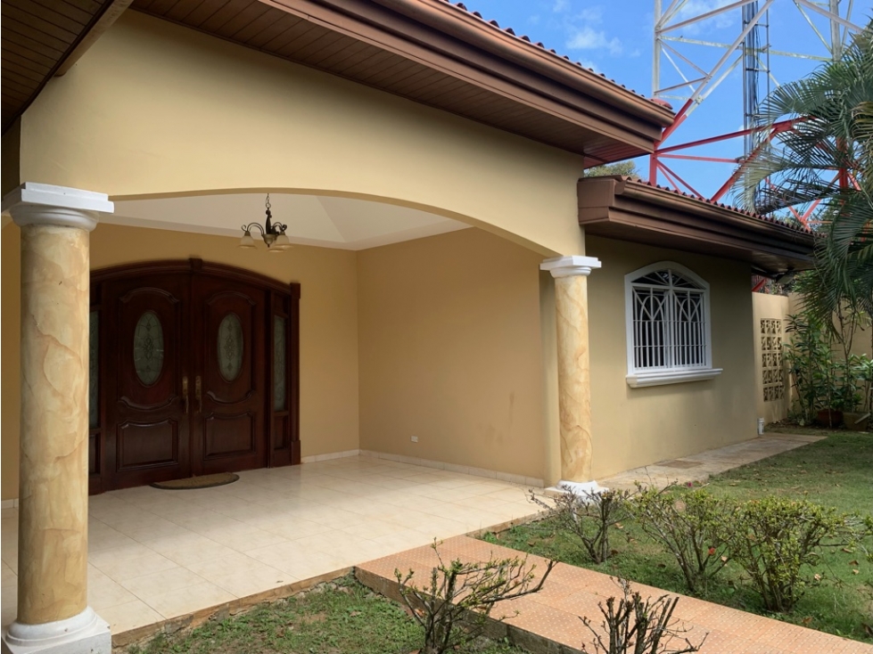 VENDO CASA URBANIZACION MARIA LETICIA LA CHORRERA