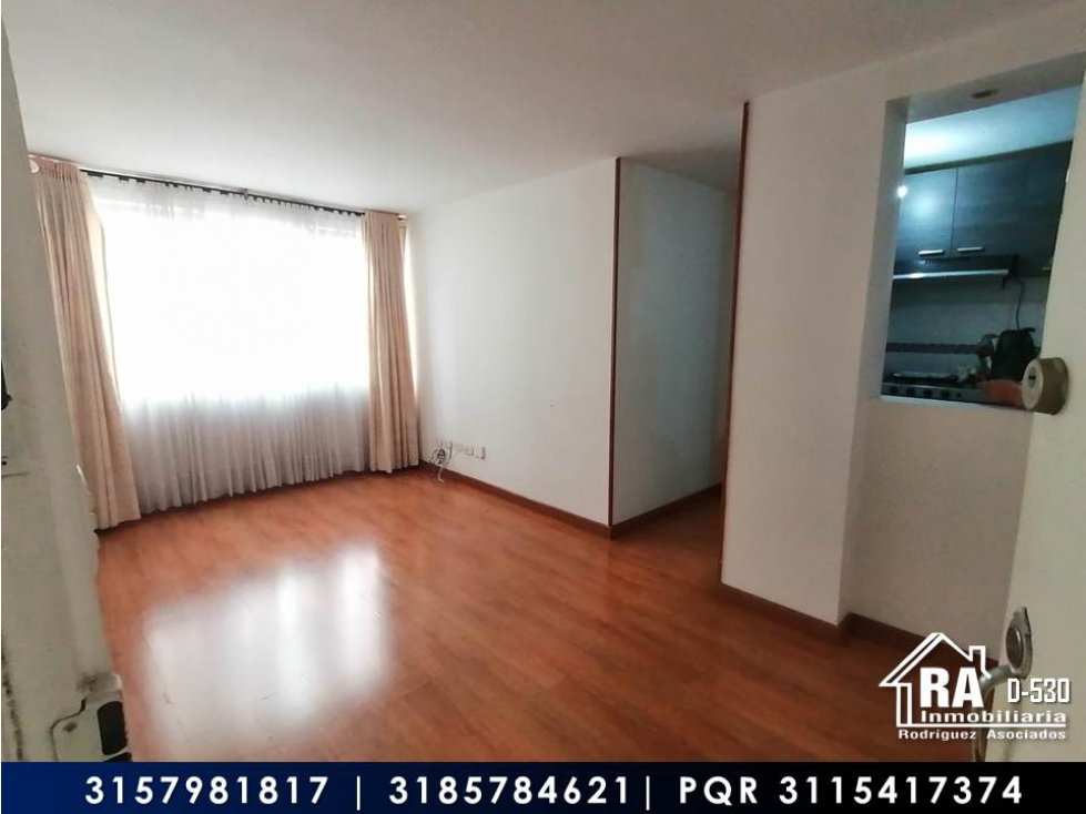 SE VENDE GRAN APARTAMENTO DE 3 HABITACIONES Y PARQ PROPIO EN GRANADA — foto 5