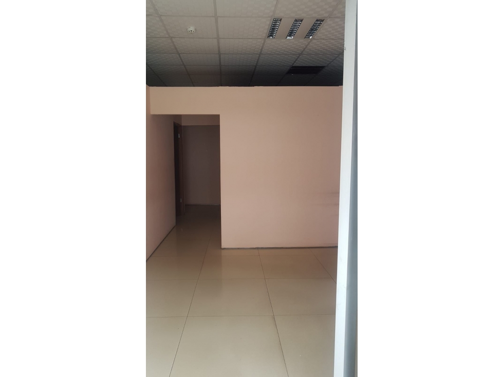 Se Alquila céntrico local comercial en La Chorrera — foto 5