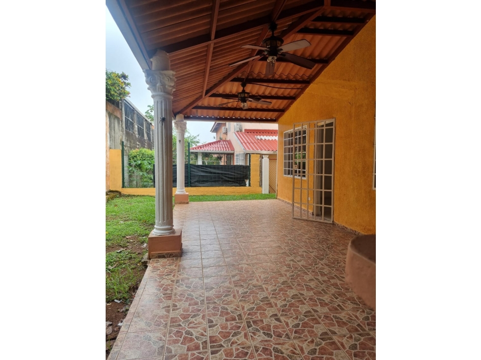 VENDO CASA EN URB. ALTOS DE MARIA LETICIA LA CHORRERA — foto 4