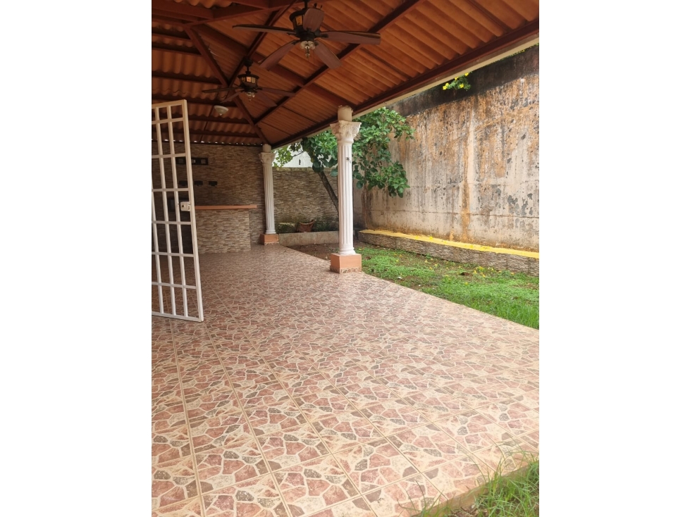 VENDO CASA EN URB. ALTOS DE MARIA LETICIA LA CHORRERA — foto 5