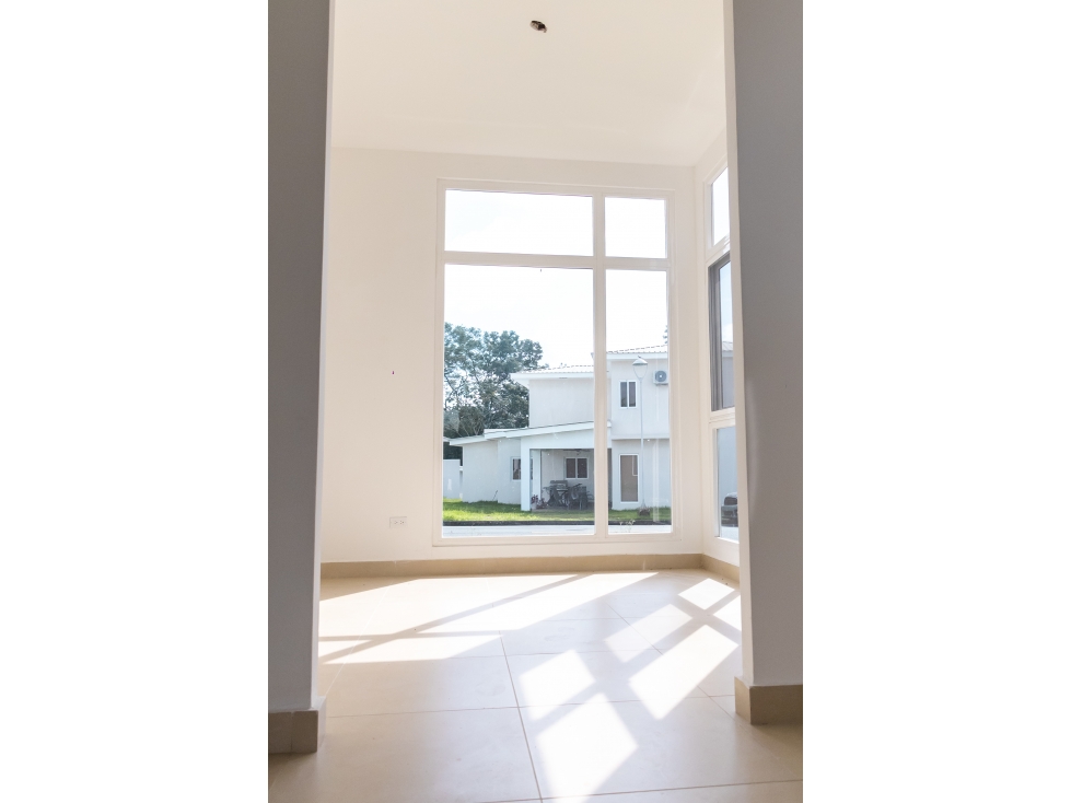 Se vende casa en Senderos Costa Verde, La Chorrera — foto 3
