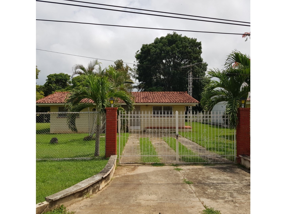 Se Vende Terreno con Casa - Coronado