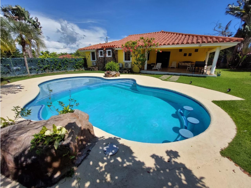 Alquiler de Casa en Club Ecuestre Coronado, Panamá - 1