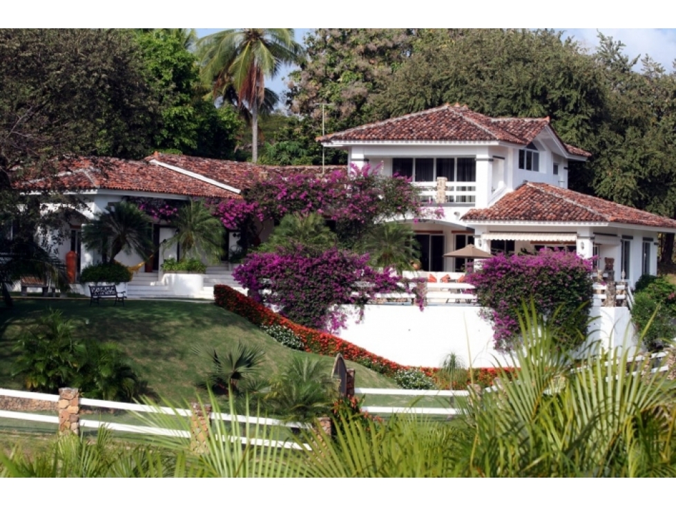 Se vende pequeña mansión en Punta Barco Village a pasos del mar — foto 2