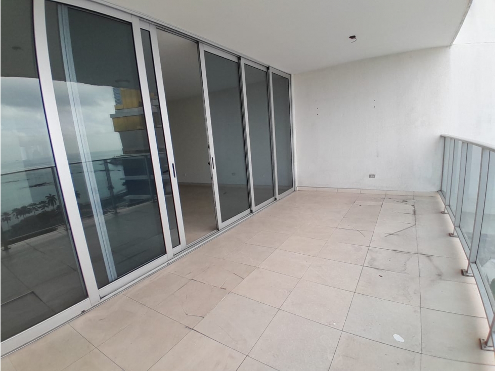 Venta de apartamento resposeído en Avenida Balboa, Bella Vista, Panamá — foto 5