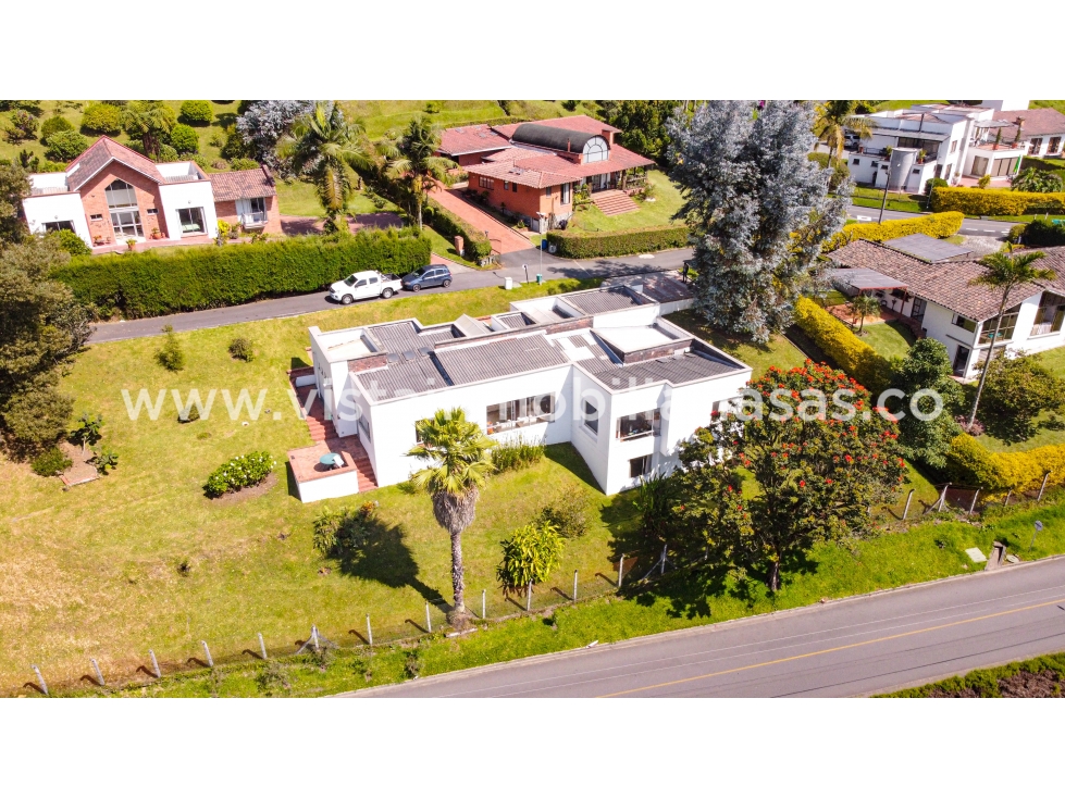 Venta Casa Conjunto Cerrado en el Sector de La Alhambra, Manizales