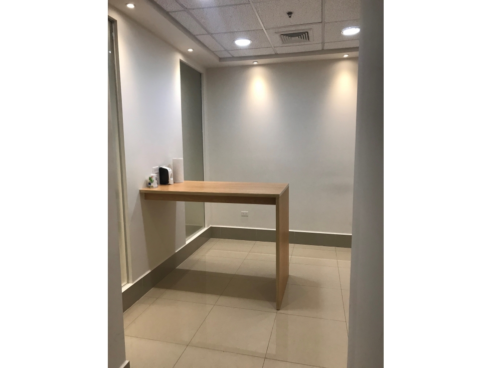 SE ALQUILA HERMOSA OFICINA EN BELLA VISTA — foto 5