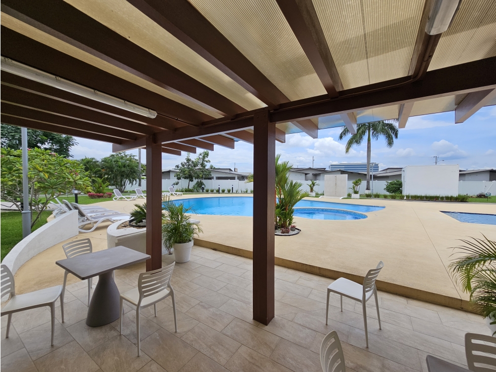 Venta de casa en Villa Sur - Town Home, Costa Sur — foto 2