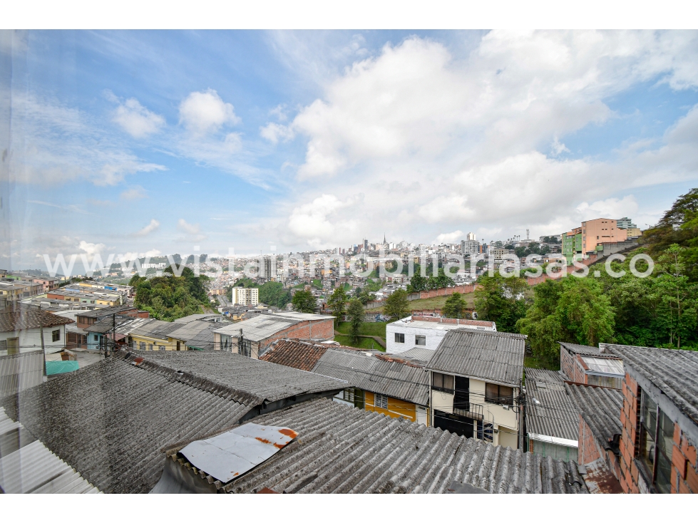 Venta Casa con Renta Barrio Colombia, Manizales