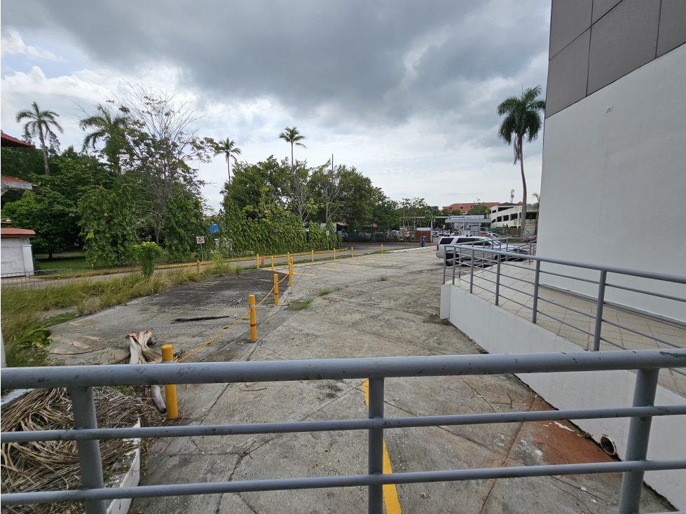 Se vende edificio de dos plantas en Albrook — foto 6