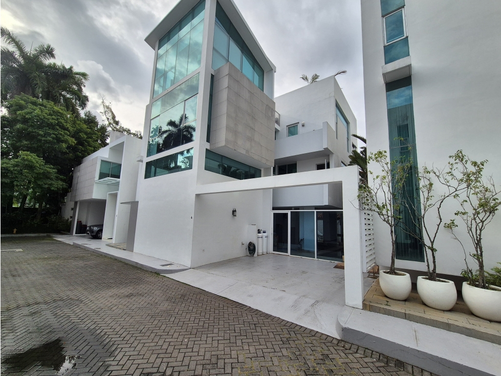 Venta de Residencia en Altos del Golf