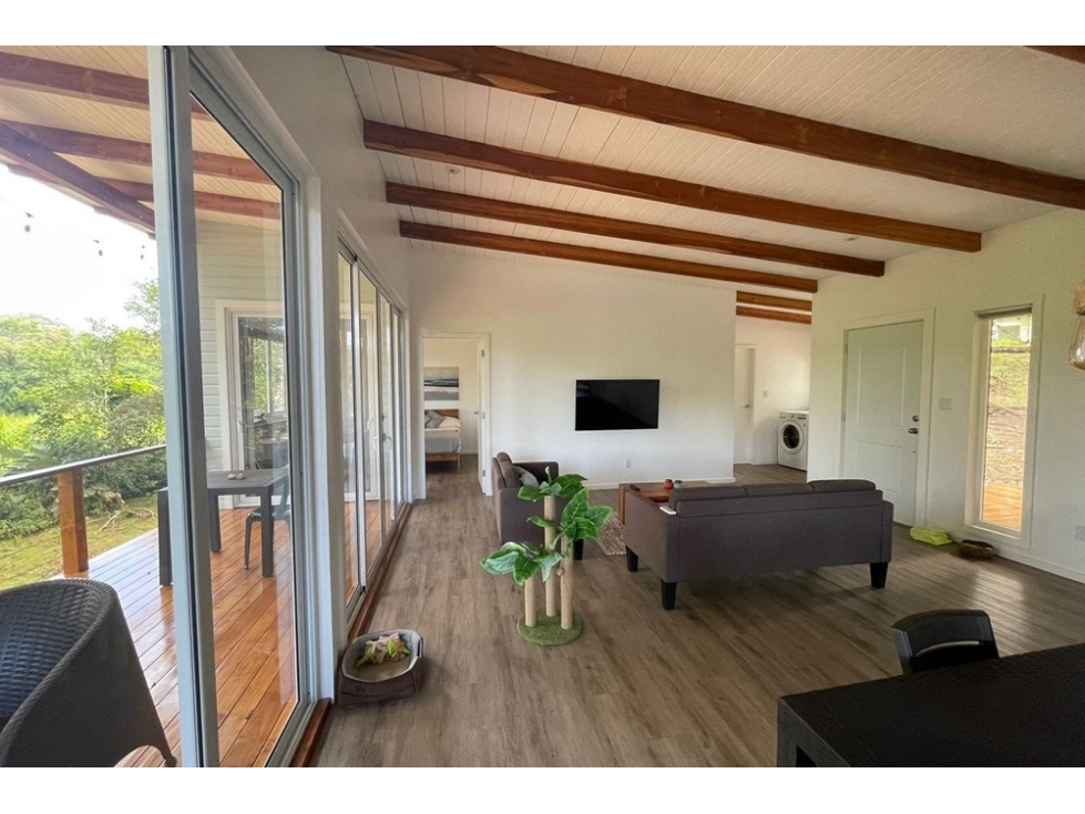 Casa amoblada en venta en Bocas del Toro . - 2