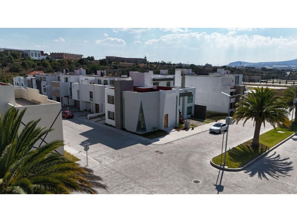 CASA RESIDENCIAL EN VENTA A 5 MIN DE LA UFD Y UAEH EN PACHUCA HGO