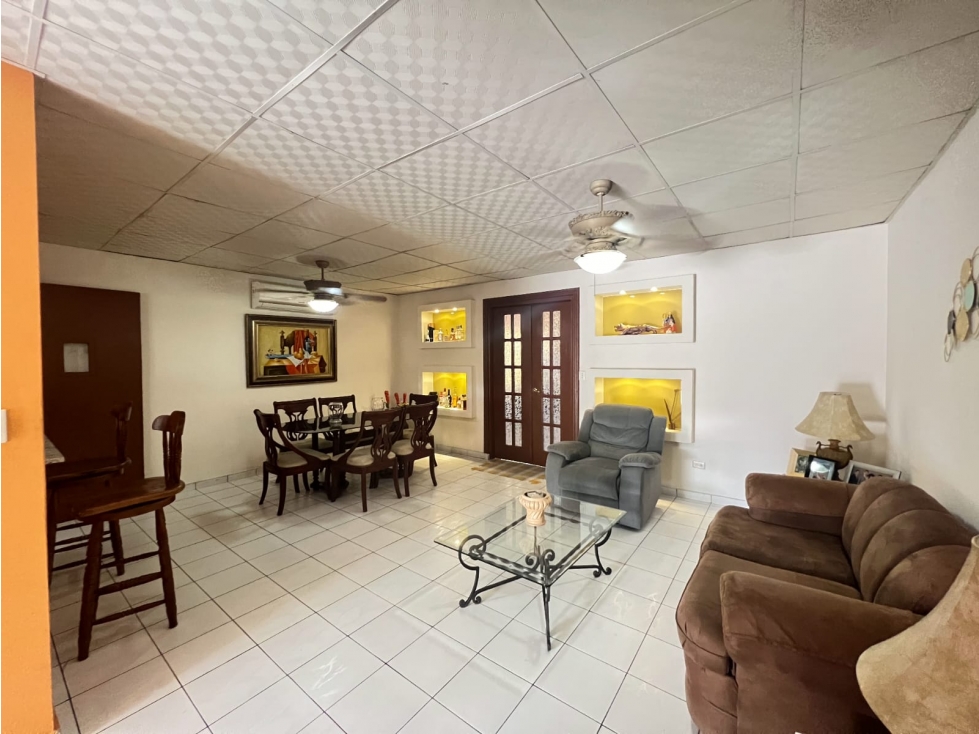 Venta de casa en Residencial Urbanización Las Lomas, Villa Lucre. — foto 5