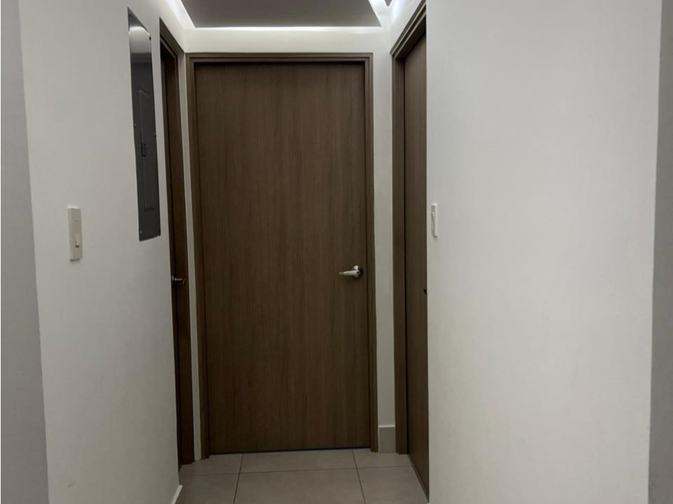 Alquiler apartamento Amoblado, PH. Greenwood Torre 100, El Bosque. — foto 5