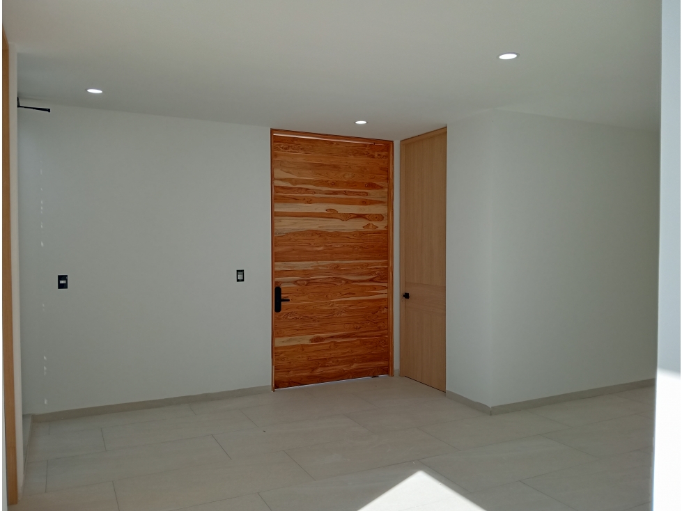 CASA RESIDENCIAL EN VENTA FRACC. LA CARTUJA, AL SUR DE PACHUCA — foto 2