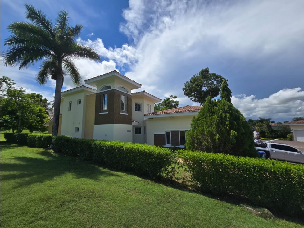 Venta de Casa en PH Tucán Country Club & Resort Arraiján