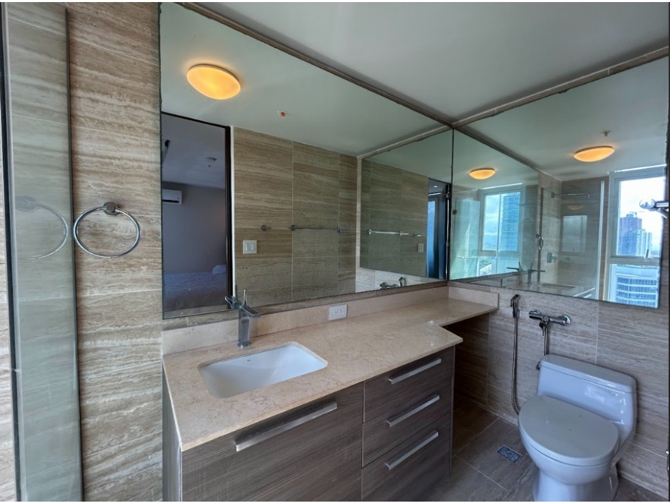 Alquiler de Apartamento Amoblado en The Regent Costa del Este