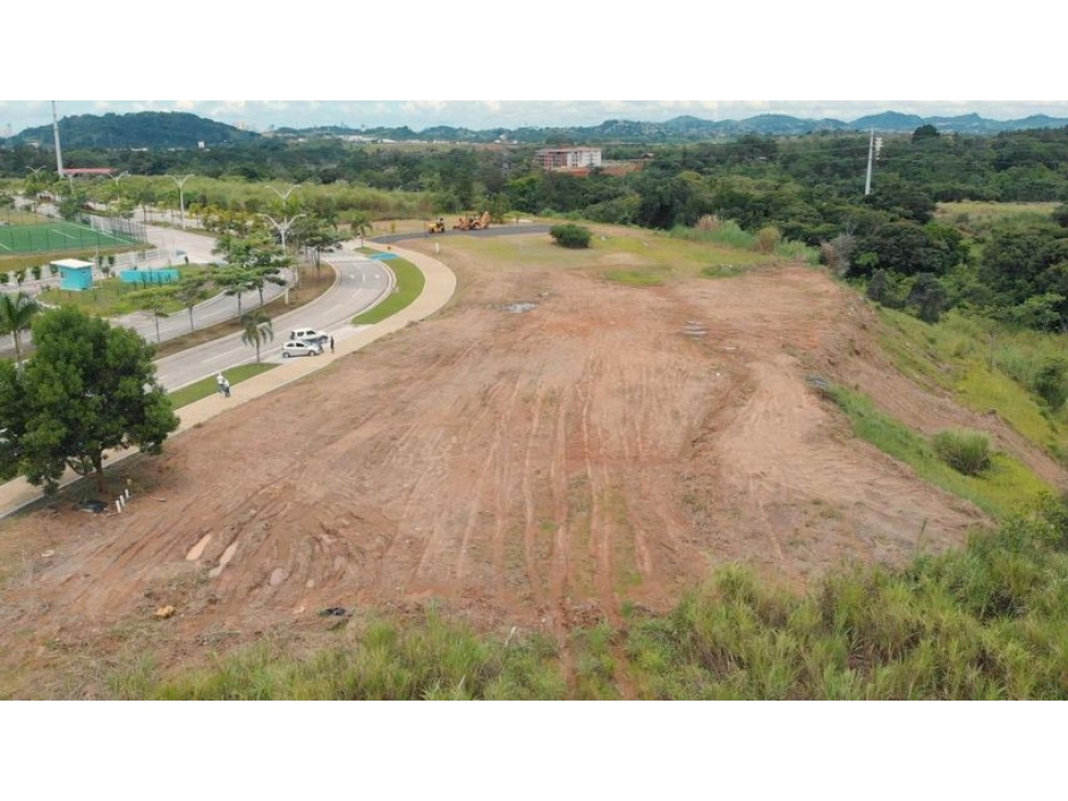 VENTA DE LOTE COMERCIAL EN GREEN VALLEY PANAMA NORTE - 1