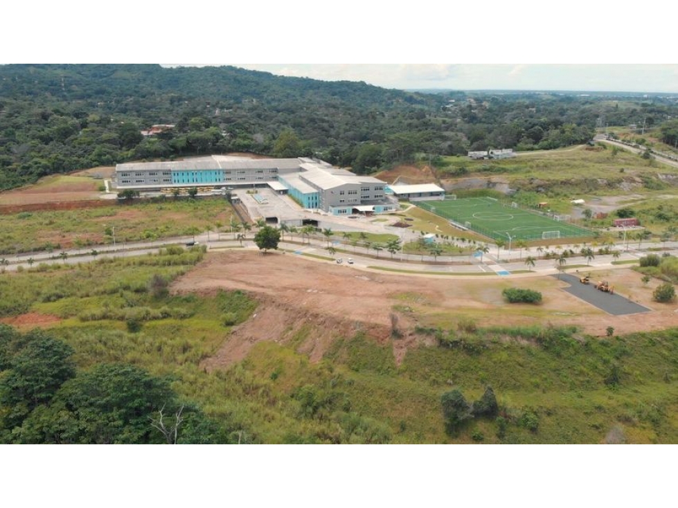 VENTA DE LOTE COMERCIAL EN GREEN VALLEY PANAMA NORTE - 4