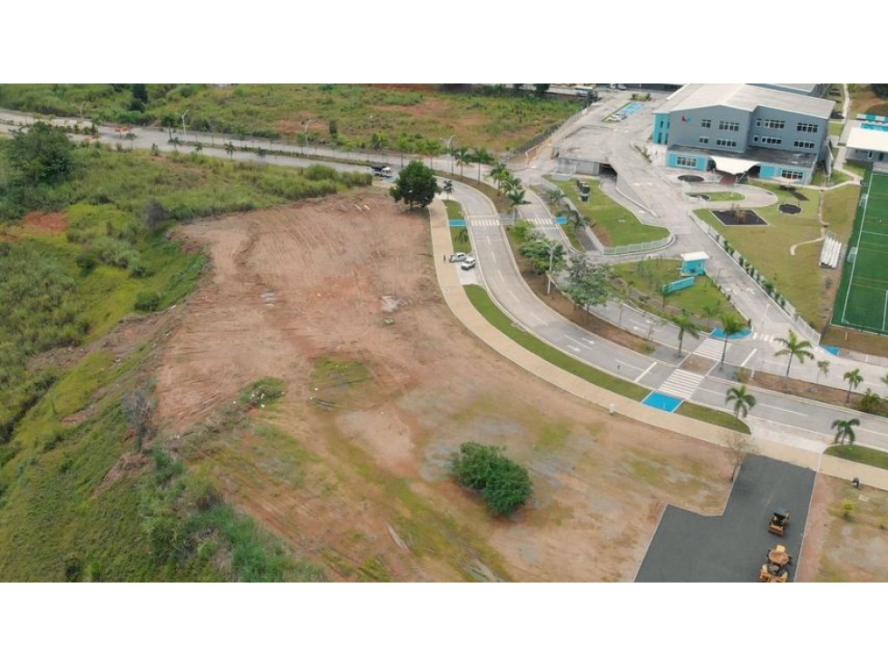 VENTA DE LOTE COMERCIAL EN GREEN VALLEY PANAMA NORTE - 5