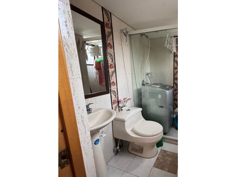 APARTAMENTO PARA REMODELAR A PRECIO DE OPORTUNIDAD -FLORESTA MEDELLIN