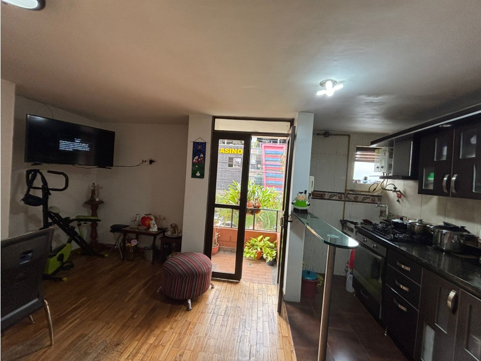 APARTAMENTO PARA REMODELAR A PRECIO DE OPORTUNIDAD -FLORESTA MEDELLIN — foto 3