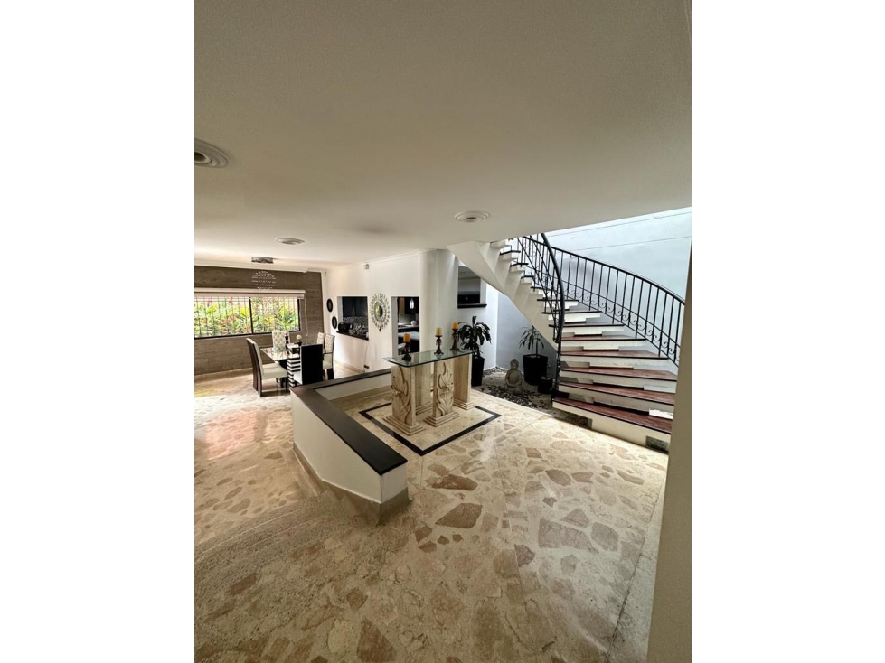 VENTA DE HERMOSA CASA ENVIGADO JARDINES - 3