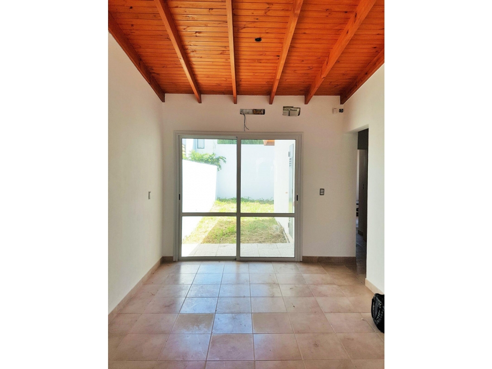 duplex 3 ambientes planta baja con patio y cochera apto credito - 2