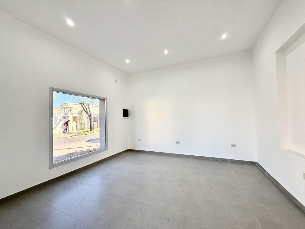 Local a estrenar en venta Rawson esquina almirante brown - 3