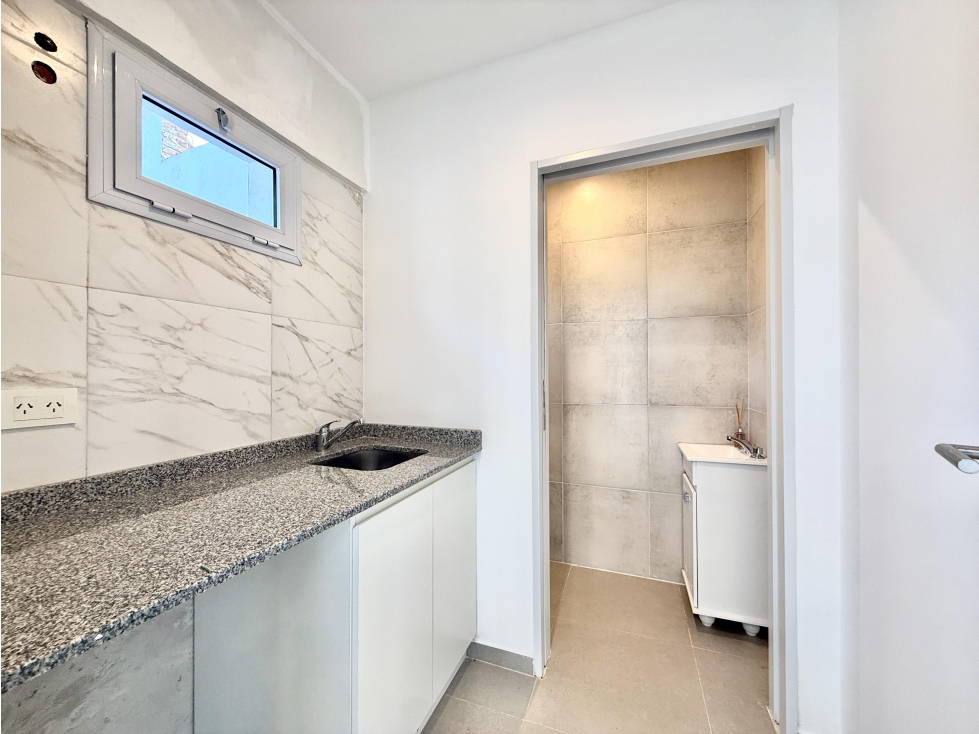 Local a estrenar en venta en lujan Rawson esquina almirante brown - 5
