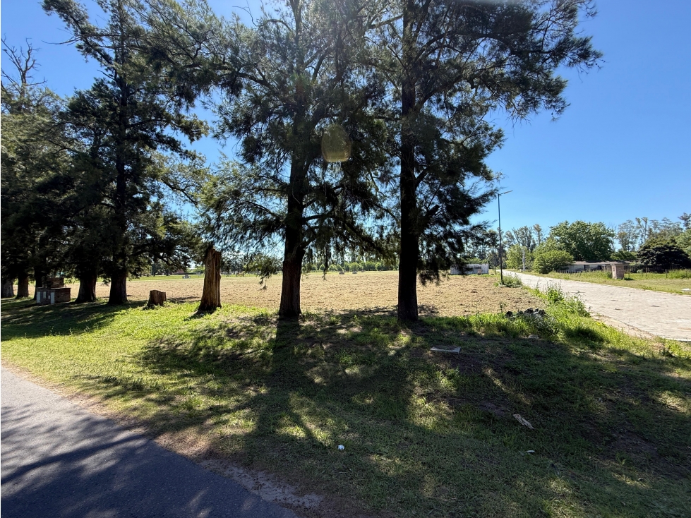 Terreno en venta en Cortines Lujan esquina sobre Mosconi - 2