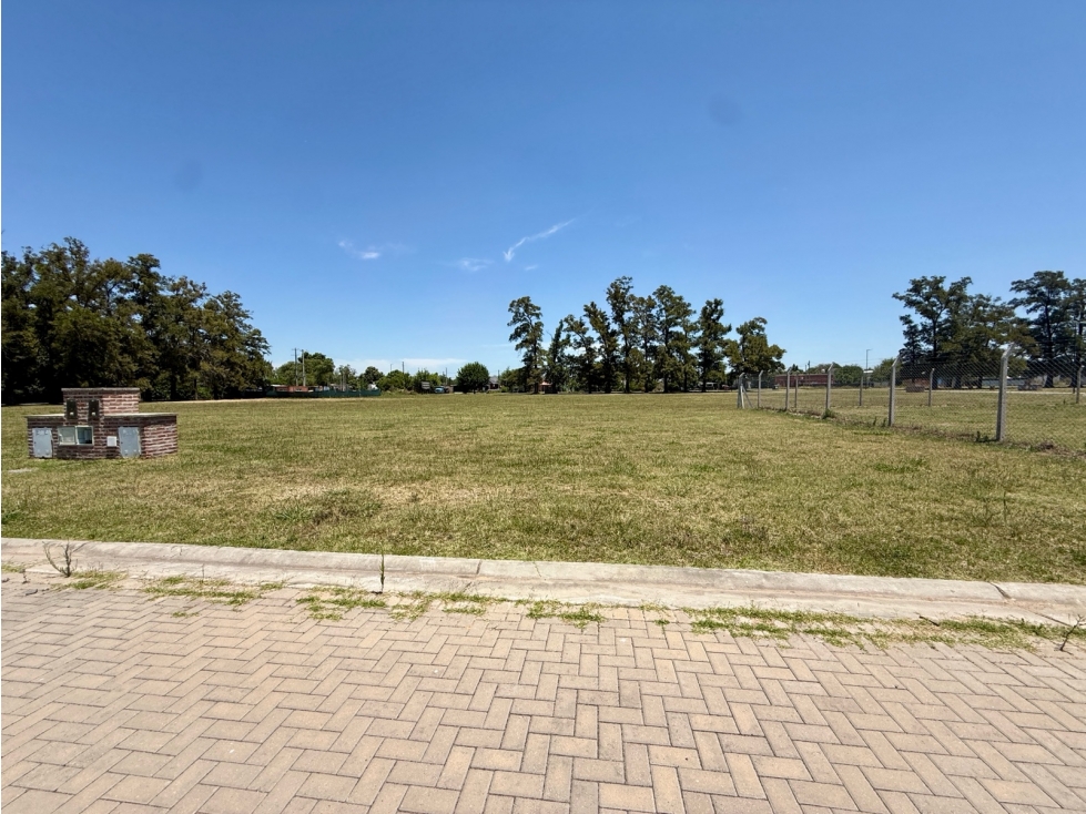 Terreno en venta en Cortines Lujan esquina sobre Mosconi - 4