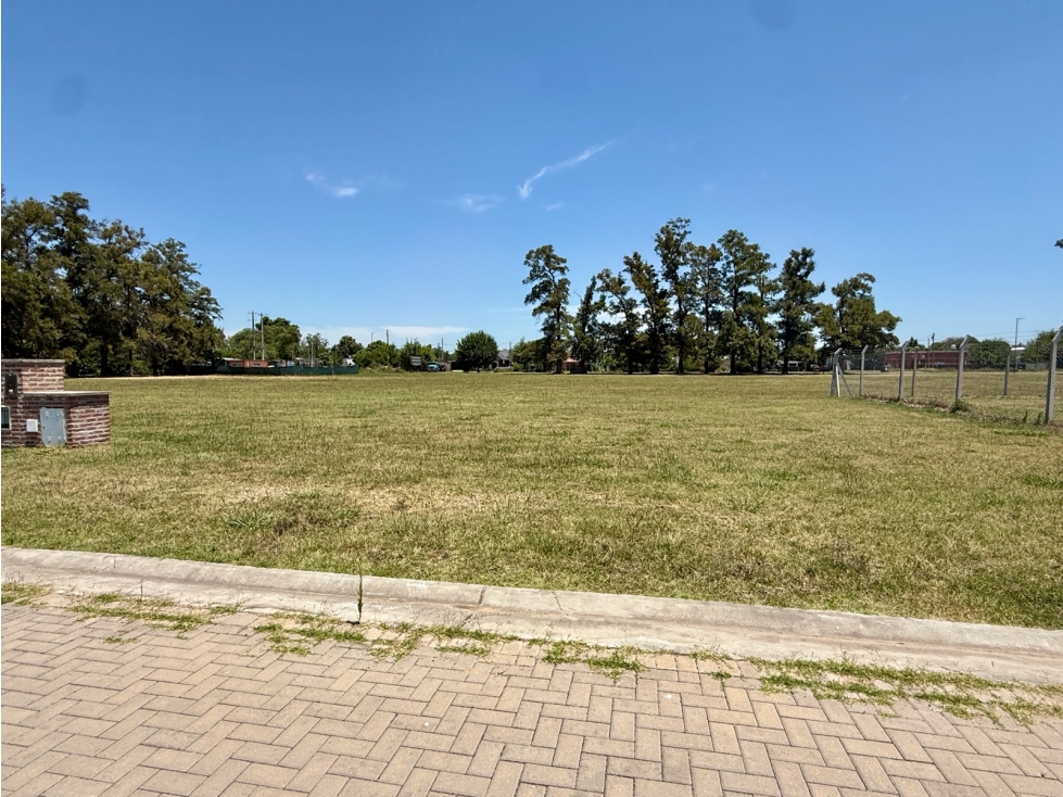 Terreno en venta en Cortines Lujan esquina sobre Mosconi - 5