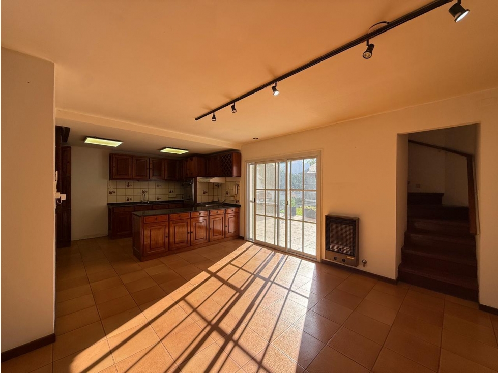 Casa en venta de 5 ambientes con pileta en lujan centro - 3