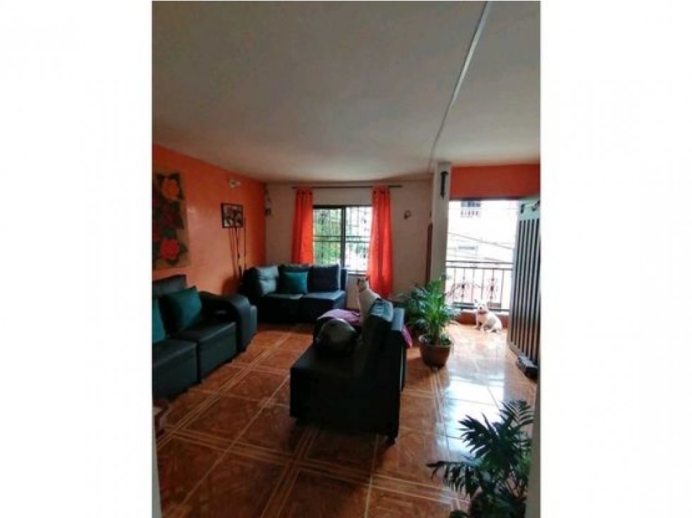 VENDO CASA EN BOYACÁ LAS BRISAS-MEDELLÍN-PISO 2 - CALLE AMPLIA