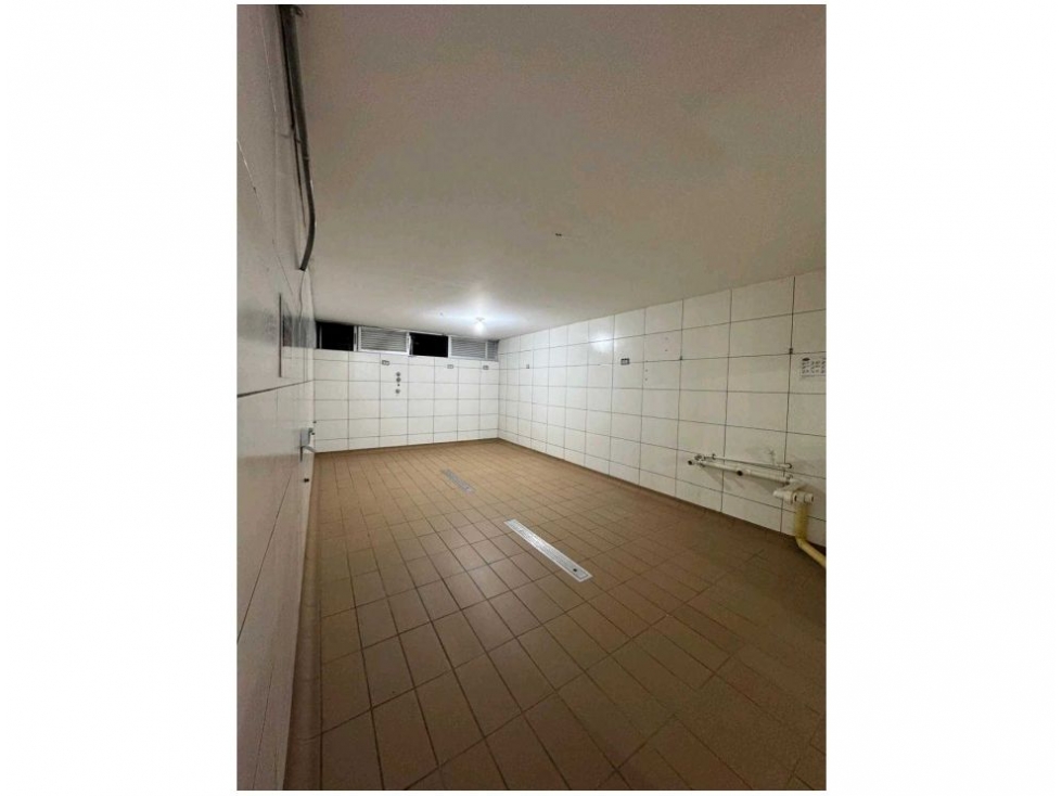 VENDO LOCAL COMERCIAL EN EL BARRIO EL DORADO-ENVIGADO- VÍA PPAL