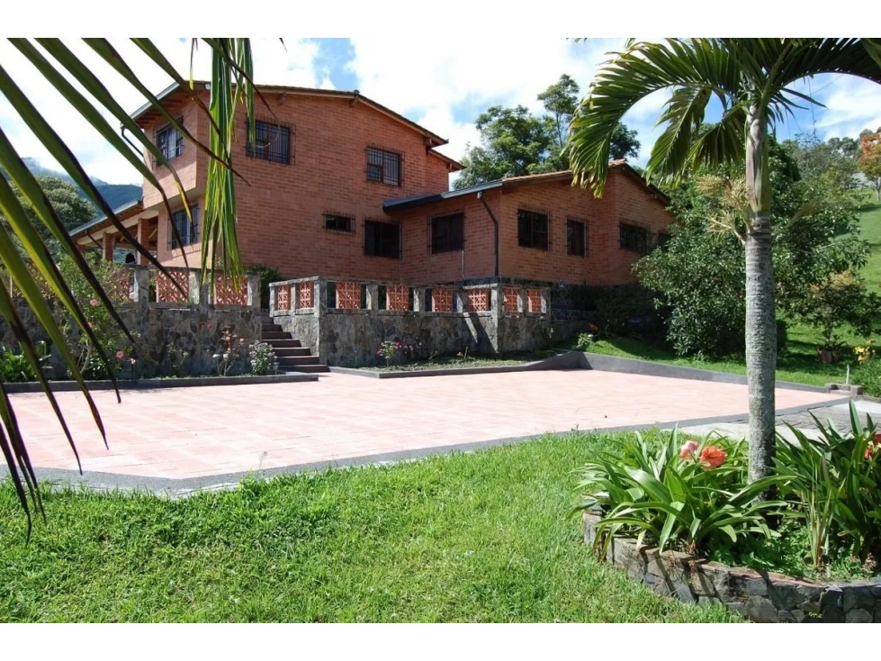 VENDO FINCA TERMINADA EN EL MUNICIPÍO DE EBÉJICO-ANTIOQUIA-BUEN PRECIO