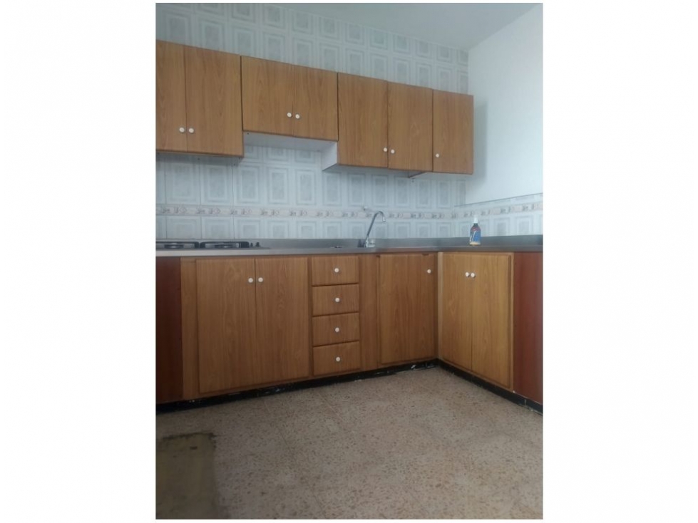 VENDO CASA CON AIRE EN PEDREGAL-MEDELLÍN-PIMER PISO-PLANCHA — foto 6