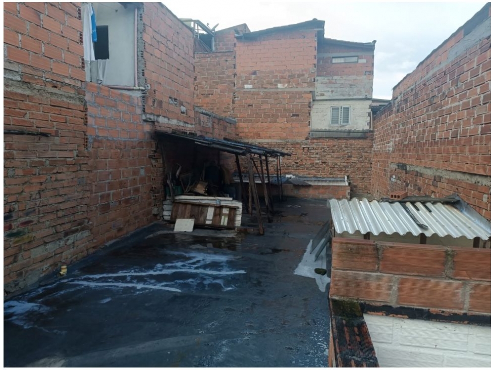 VENDO CASA CON AIRE EN PEDREGAL-MEDELLÍN-PIMER PISO-PLANCHA — foto 2